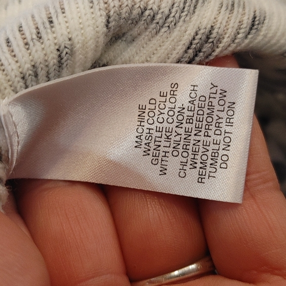 Spring+Mercer Animal Print Sweater - Picture 4 of 8